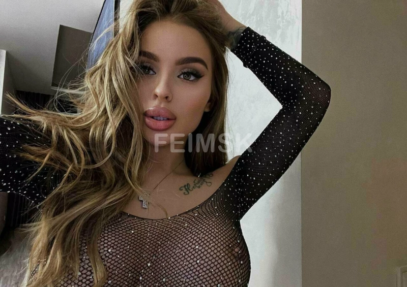 КАРОЛИНА МАЛЫШКА